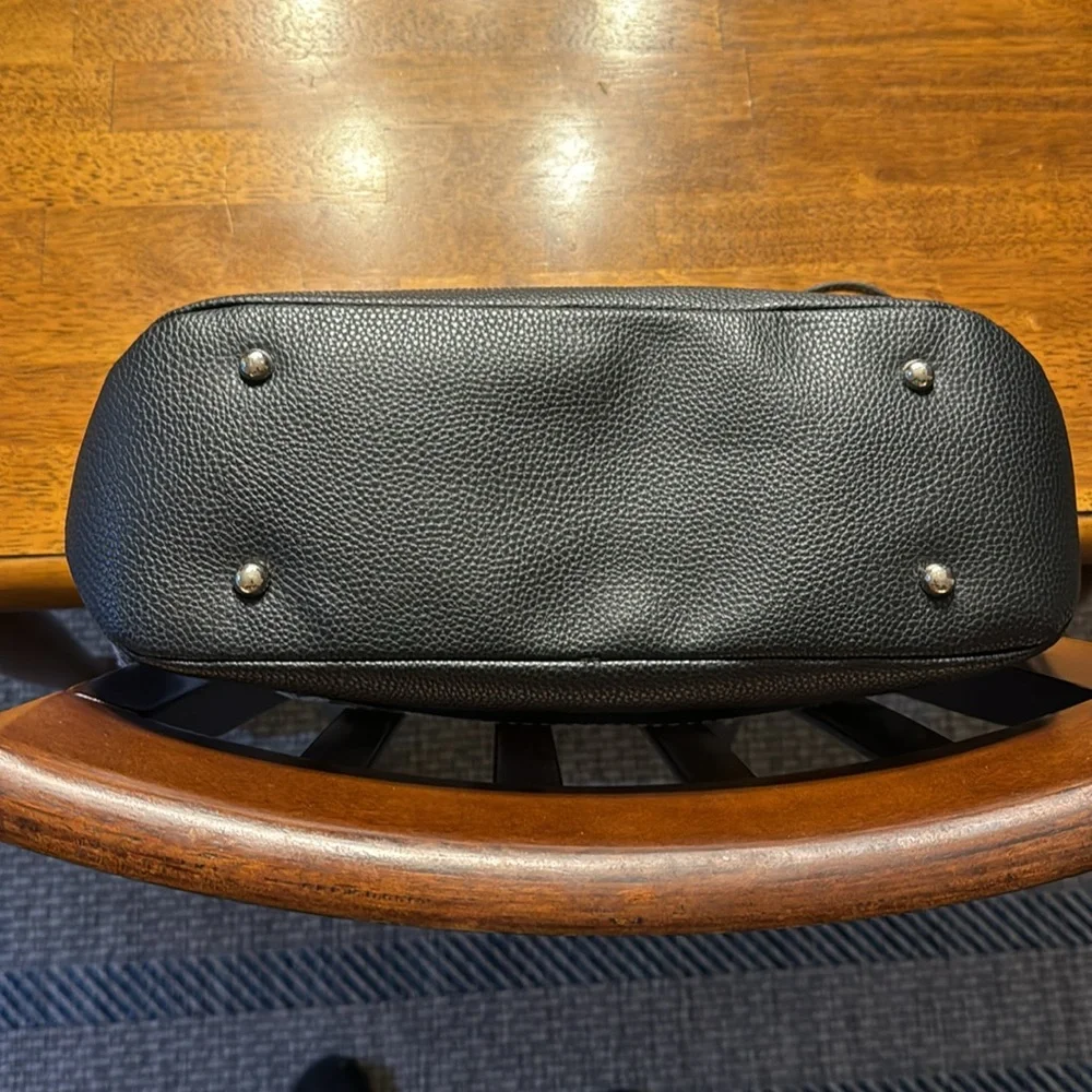 NWOT  leather tote/shoulder bag. - Picture 5 of 11